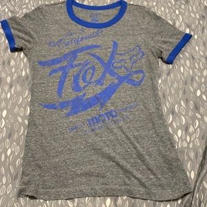 Used In great condition Fox tee size small